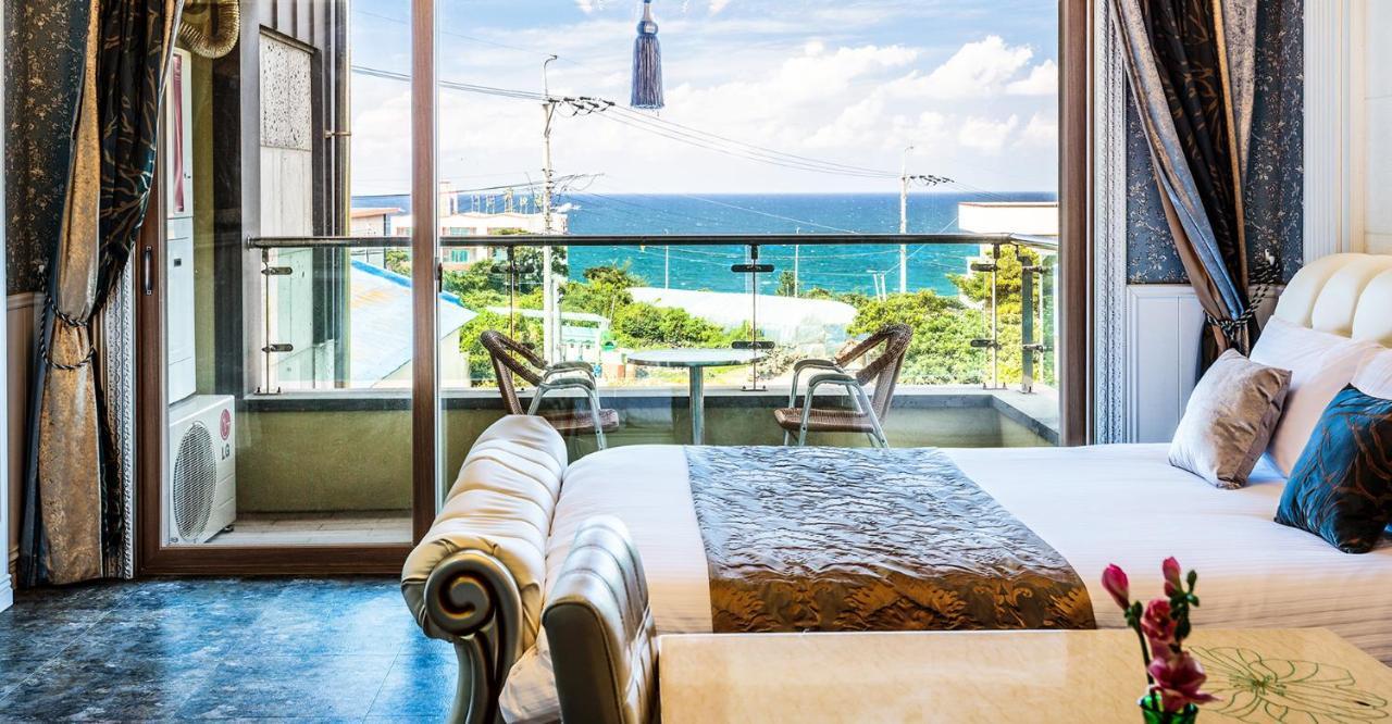 Cadelhas Hotel Jeju Exterior photo