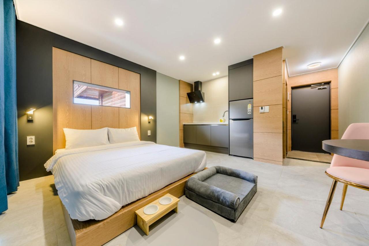Cadelhas Hotel Jeju Exterior photo
