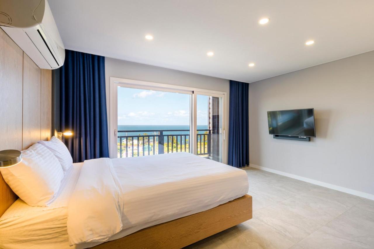 Cadelhas Hotel Jeju Exterior photo