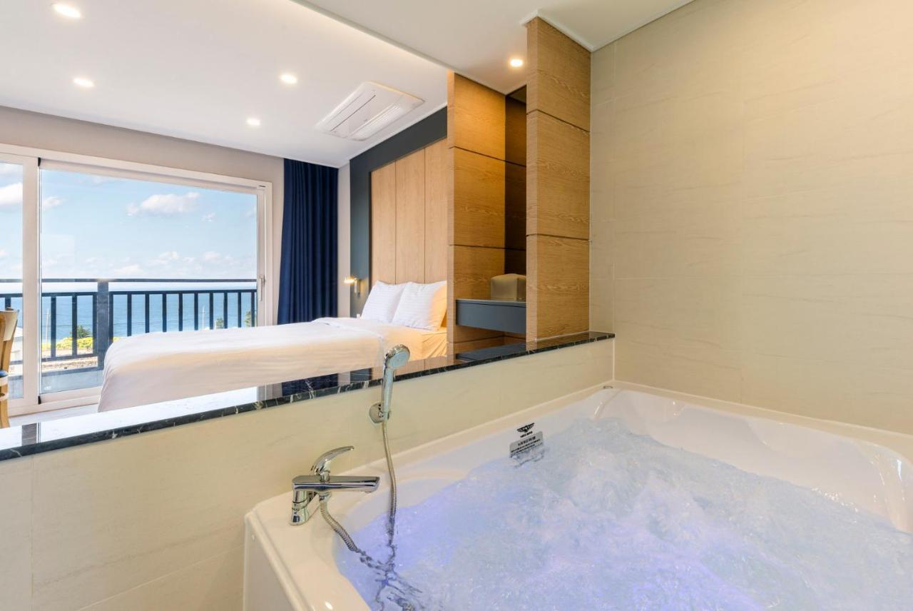 Cadelhas Hotel Jeju Exterior photo
