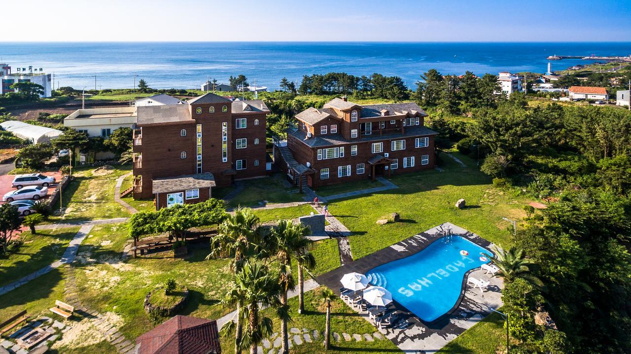 Cadelhas Hotel Jeju Exterior photo