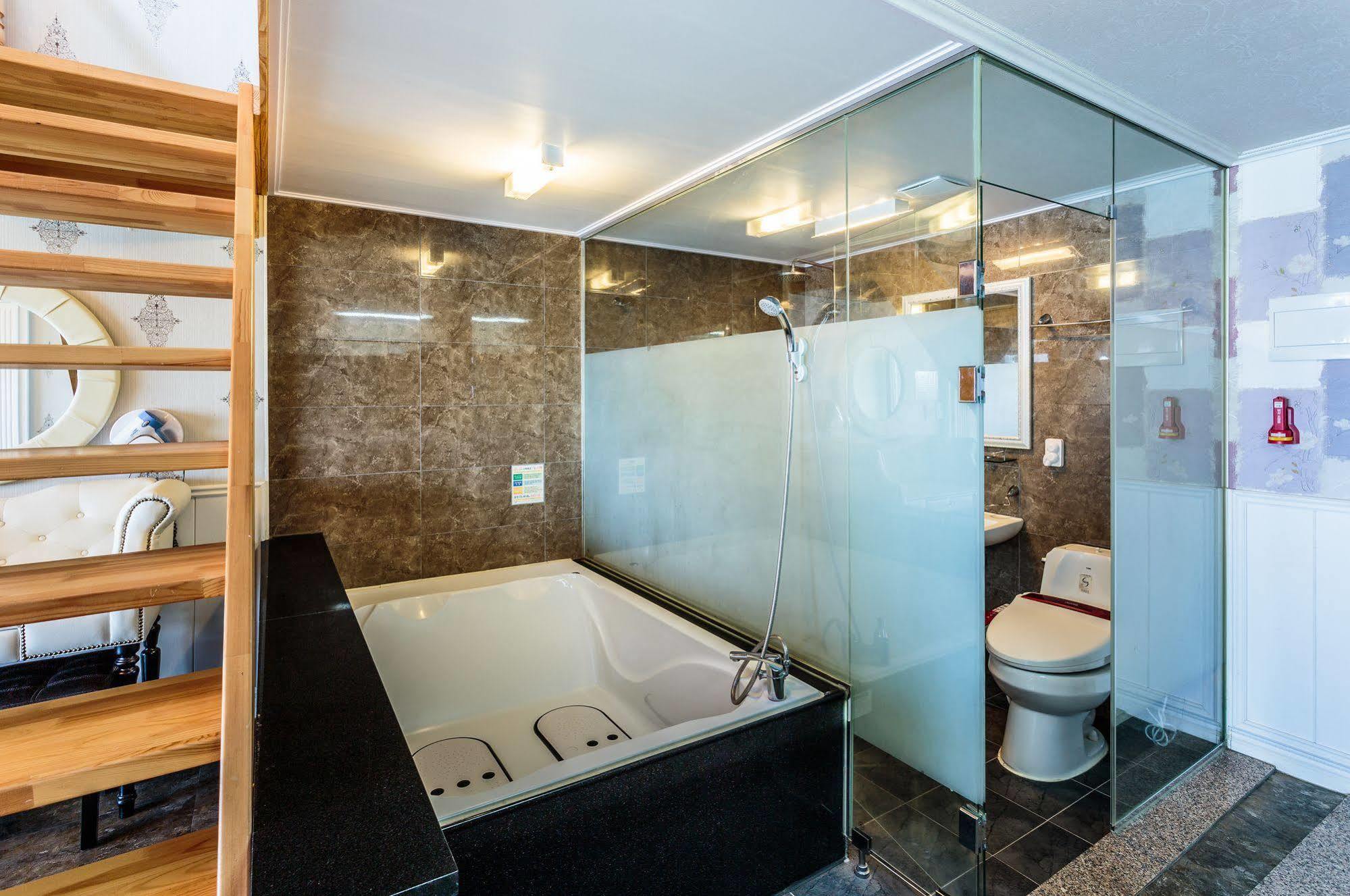 Cadelhas Hotel Jeju Exterior photo