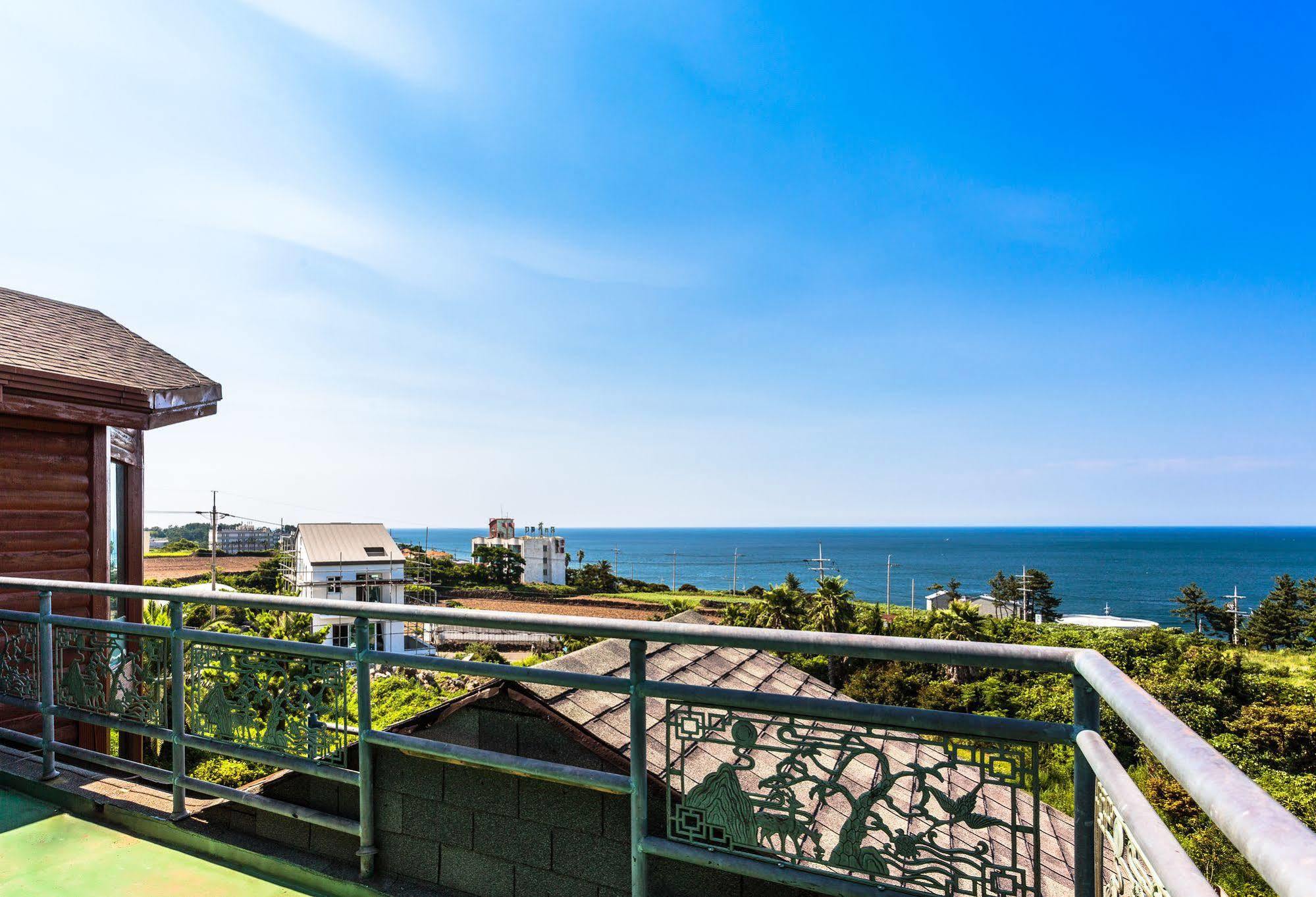 Cadelhas Hotel Jeju Exterior photo
